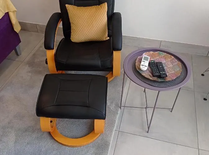 Gregovica &t 2 アパート プーラ