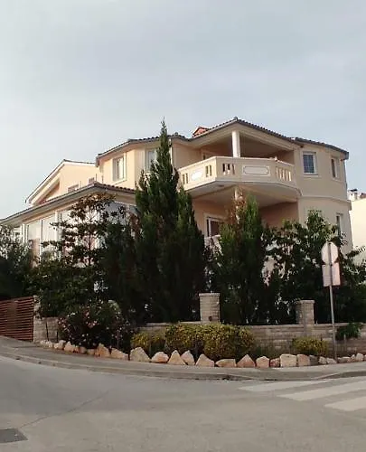 Gregovica &t 2 Apartman *